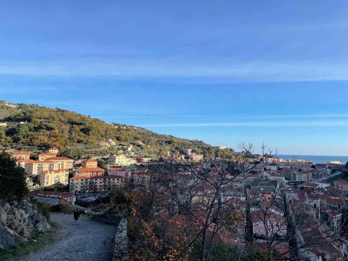 Appartamento Bike & Sea Under Castle Dreams At Finalborgo Finale Ligure Esterno foto